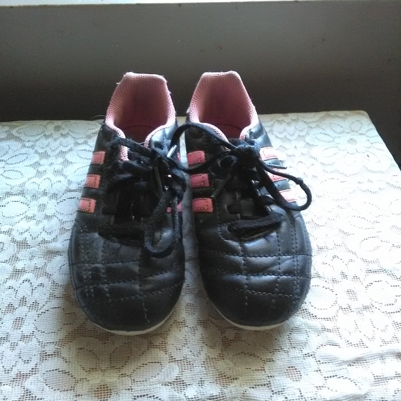 🎉Adidas Soccer Cleats🎉 - Picture 1 of 9